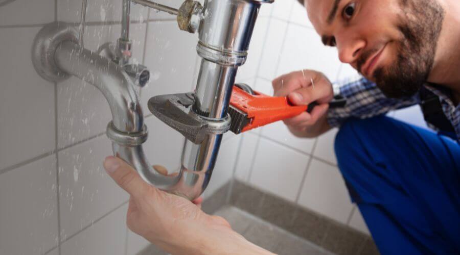 Professional clogged toilet repair in Missouri